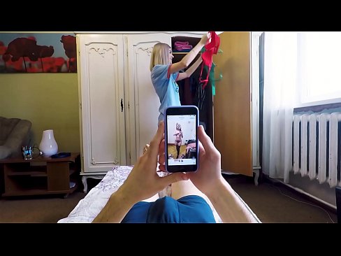 ❤️ A sorella hà fattu cum'è u so fratellu ghjustu prima chì a mamma tornò in casa Video sessu à noi ❤