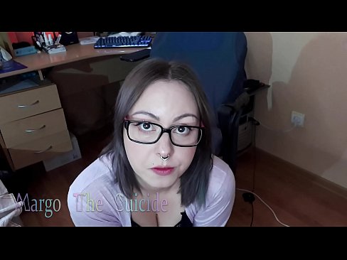 ❤️ Sexy Girl with Glasses Sucks Dildo Deeply on Camera Video sessu à noi ❤