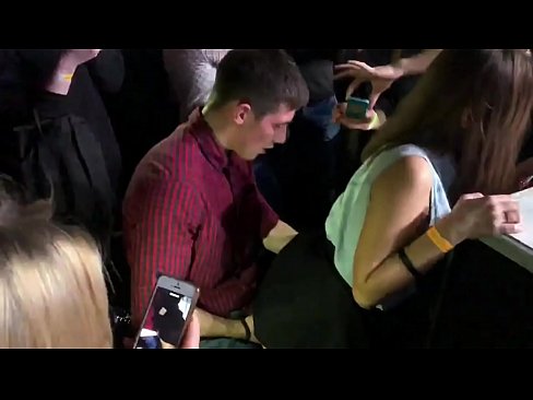 ❤️ Sessu reale in una discoteca russa. Una ragazza russa di 18 anni in l'anu è a vagina scopata in una discoteca Video sessu à noi ❤
