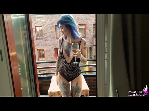 ❤️ Ragazza tremenda chì succhia cù una bocca è cazzo appassionatamente sottu à u celu apertu Video sessu à noi ❤